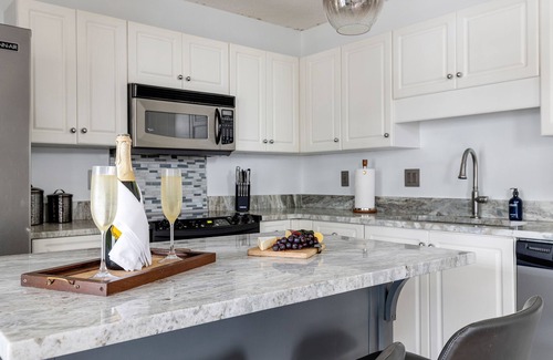 Mount Pleasant Apartment | Gritz Carlton: Beautiful Home 5 min to Shem Creek