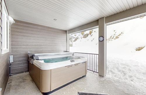 Snow Pine Estates House | Grizzly Ridge
