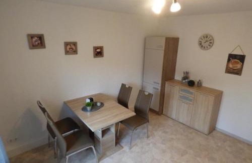 Wilhelmshaven Apartment | Große Ferienwohnung in Voslapp mit Garten