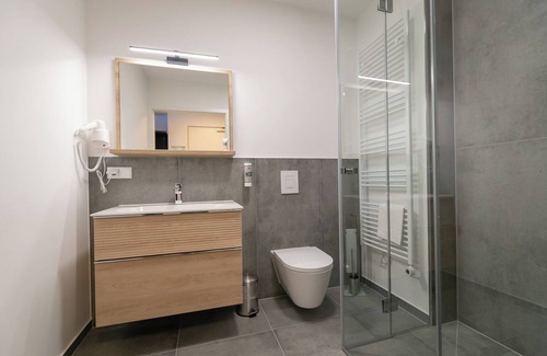 Alt-Treptow Apartment | Großzügiges Apartment im 1.OG mit Lift in Berlin