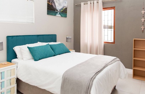 Paarl Apartment | Groenvlei Self Catering Accommodation located in the beautiful town of Paarl, SA