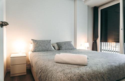 Gros Apartment | GROS ZURRIOLA BEACH WIFI TERRACE PARKING 20E night