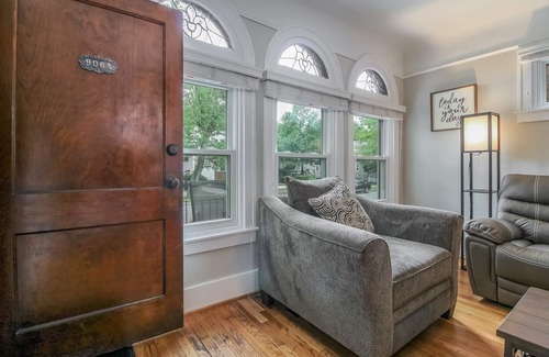 Grosse Pointe House | ★Grosse Pointe Getaway★ ★Downtown Detroit Close★