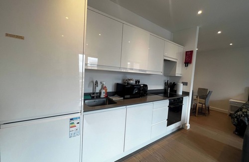 St Albans Apartment | Grosvenor Rd Studio - Sleeps 4, Pet Friendly, WiFi