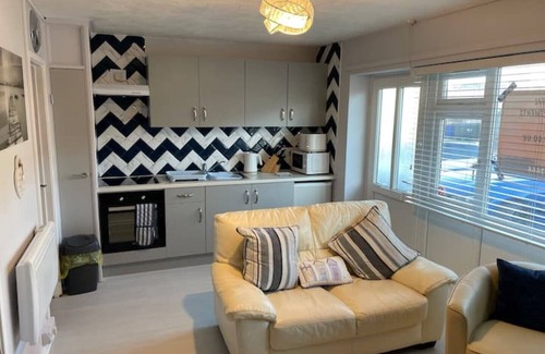 Burnham-on-Sea Apartment | Ground floor, 2 Bedroom Apartment with parking