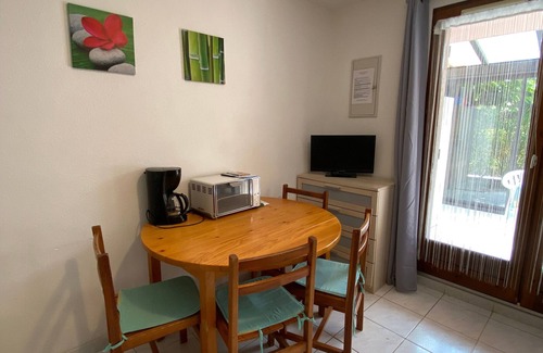 Plage d'Argeles Apartment | Ground Floor Apartment: Pool Close to Beach