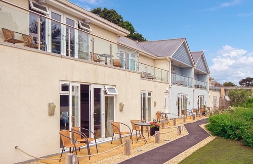 Dawlish Warren Apartment | Ground floor apartment with one double, one twin and one with bunks.
