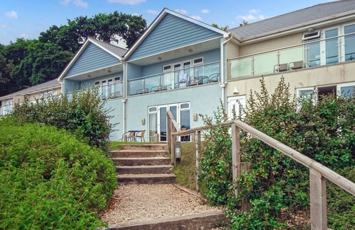 Dawlish Warren Apartment | Ground floor apartment with one double, one twin and one with bunks.