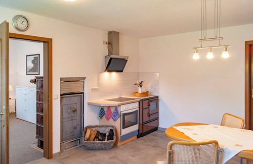 Foerdergersdorf Apartment | Ground floor apartment for rent on a three-sided farm near the Tharandt forest