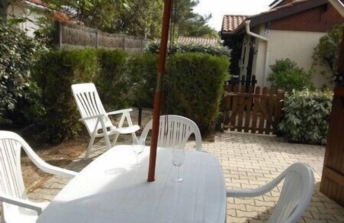 Mimizan Apartment | Ground floor apartment with private garden