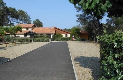 Mimizan Apartment | Ground floor apartment with private garden