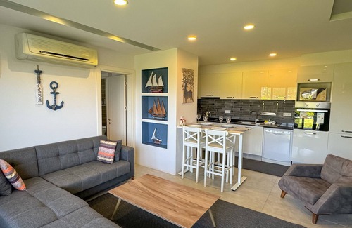 Kadıkalesi Mh. Apartment | Ground Floor Apt with Private Garden – Peaceful Stay at Lavender Residence