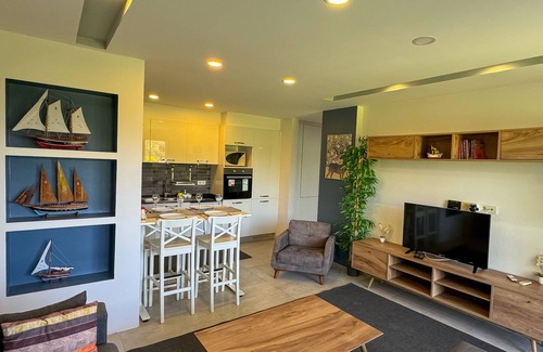 Kadıkalesi Mh. Apartment | Ground Floor Apt with Private Garden – Peaceful Stay at Lavender Residence