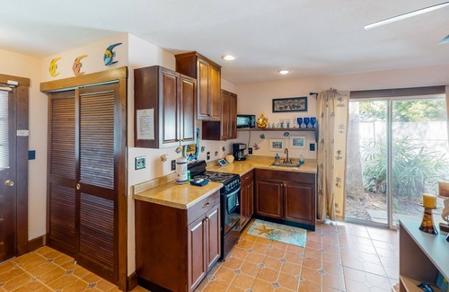 Laurel Cottage | Ground Floor, Snowbird-Friendly Cottage with High-Speed WiFi