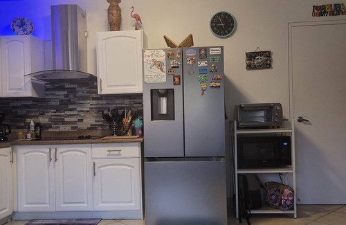 Washington Condo | Ground Floor, Spacious 2 bedroom Ensuites, Corner Unit, Newly Remodeled.