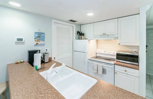 Sawgrass House | Ground Floor Convenient Gated condo at Beach Sawgrass - Pet Friendly!