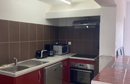 Pietrosella Apartment | Ground-floor villa, 70 m2, 1 min from the beach, sea view, close to shops