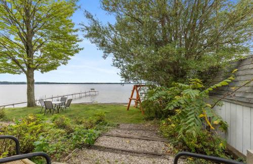 Lake City Hotel | Ground Level Lakeview Room with 1 Double bed suite