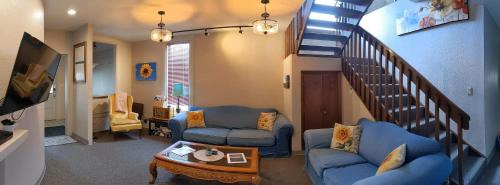 Grand Junction House | Group Basecamp 6 Bedrooms Downtown GJ