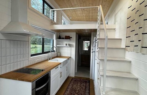 Johnson City House | Group Bookings - Entire Property - All 4 Homes