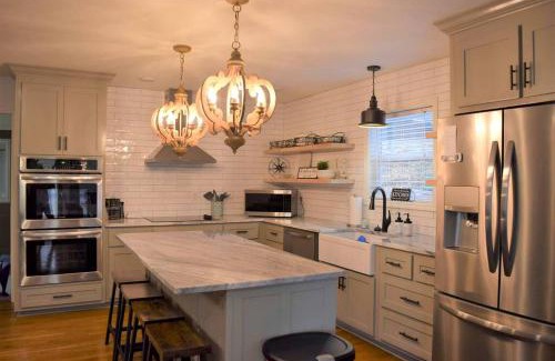 Cullman House | Group Getaway by the Lake: Pet-Friendly Rental with Boat Dock in Picturesque Cullman County