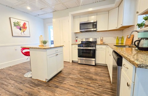 Cleveland House | Group Retreat! Games, Sleeps 15!