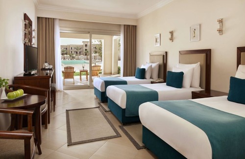 Soma Bay Hotel | Group Vacation in 4 Rooms| Pools, Spa & Oceanfront Fun Included