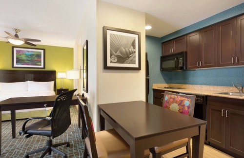 Biggar Hotel | Group Vacay! 3 Cozy Units w/Kitchen, Pool, Shuttle