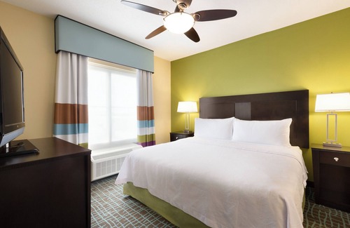 Biggar Hotel | Group Vacay! 3 Cozy Units w/Kitchen, Pool, Shuttle