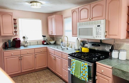 Griffin Heights House | Groups-1 mi to Stadium-dog friendly-fence yrd