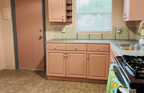 Griffin Heights House | Groups-1 mi to Stadium-dog friendly-fence yrd