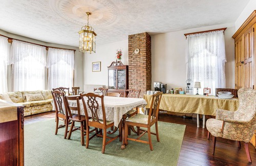 Garrett House | Groups Welcome! Historic Queen Anne Gem in Garrett