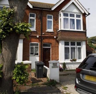 Worthing Apartment | Grove Apartment with Free on street Parking