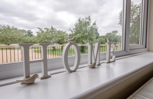 Woodbridge Apartment | Grove Farm Annexe WITH SWIMMING POOL, DALLINGHOO