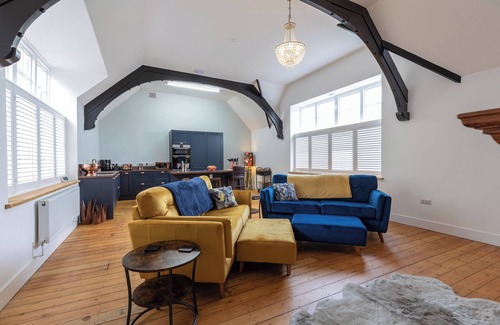 Portland House | GROVES HOUSE, family friendly in Fortuneswell