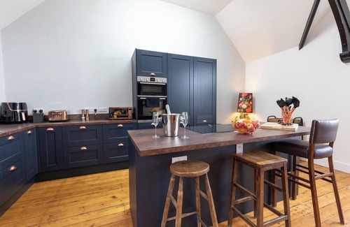 Portland House | GROVES HOUSE, family friendly in Fortuneswell