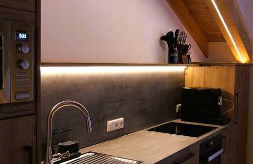 Schoenau am Koenigssee Apartment | Grünstein vacation apartment, 105 m², 3 separate bedrooms, barrier-free bathroom with shower and bathtub, living/dining room, balcony