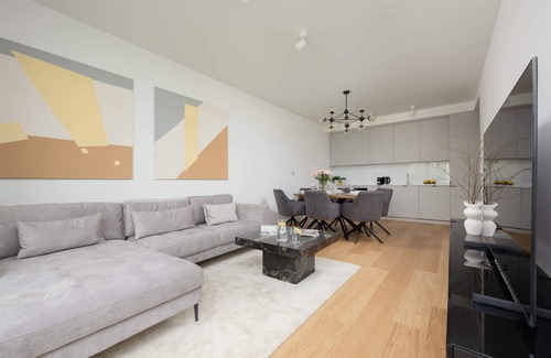 Mirow Apartment | Grzybowska 37 Luxury Apartment Balcony