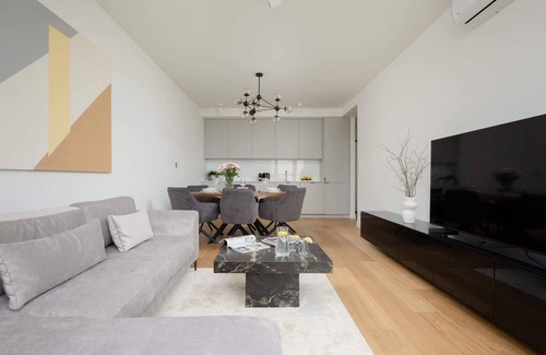 Mirow Apartment | Grzybowska 37 Luxury Apartment Balcony