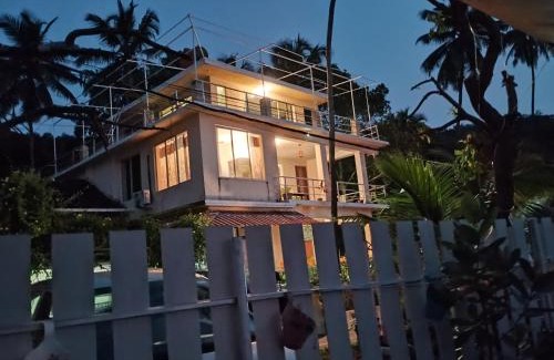 Vagator Hotel | GS Home on the Bay- Super Sea & Garden view Glass studio apartment
