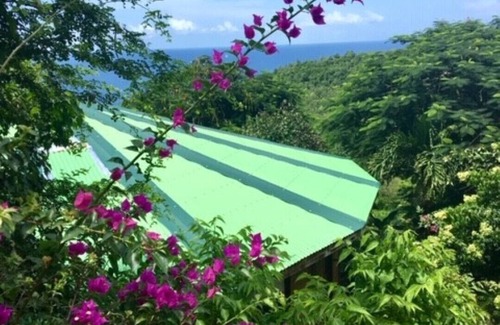 Bouillante Villa | Guadeloupe polygonal house