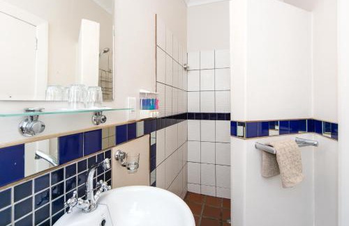 Robertson House | GuBas De Hoek meet eat sleep