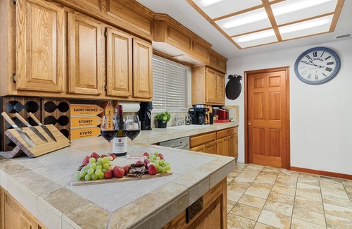 Guerneville House | GuernevilleGetaway~Tranquil Escape w/Lounge, GameRm/HotTub/Pup/WiFi