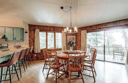 Dillard Cabin | GUEST FAVORITE! Mountain Views, Golf, Hiking, Pickleball, FAMILY & PET Friendly