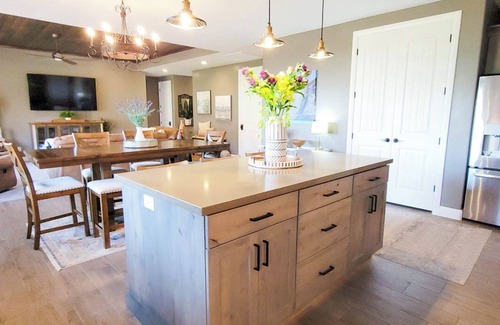 Kanab House | Guest favorite near Zion/Epic view/Pickleball/Pool