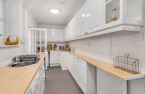 Norwich House | Guest Homes | The Lodge