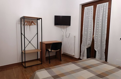 Spiano House | Guest House 'The White House' with Mountain View, Wi-Fi and Air Conditioning