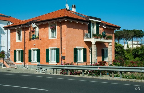 Ceriale House | Guest House Arancia145