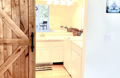 Bellingham House | Guest House at Rising Moon Meadows