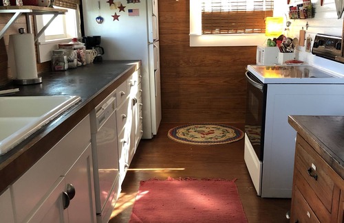 La Grange House | Guest House at the Brown Ranch